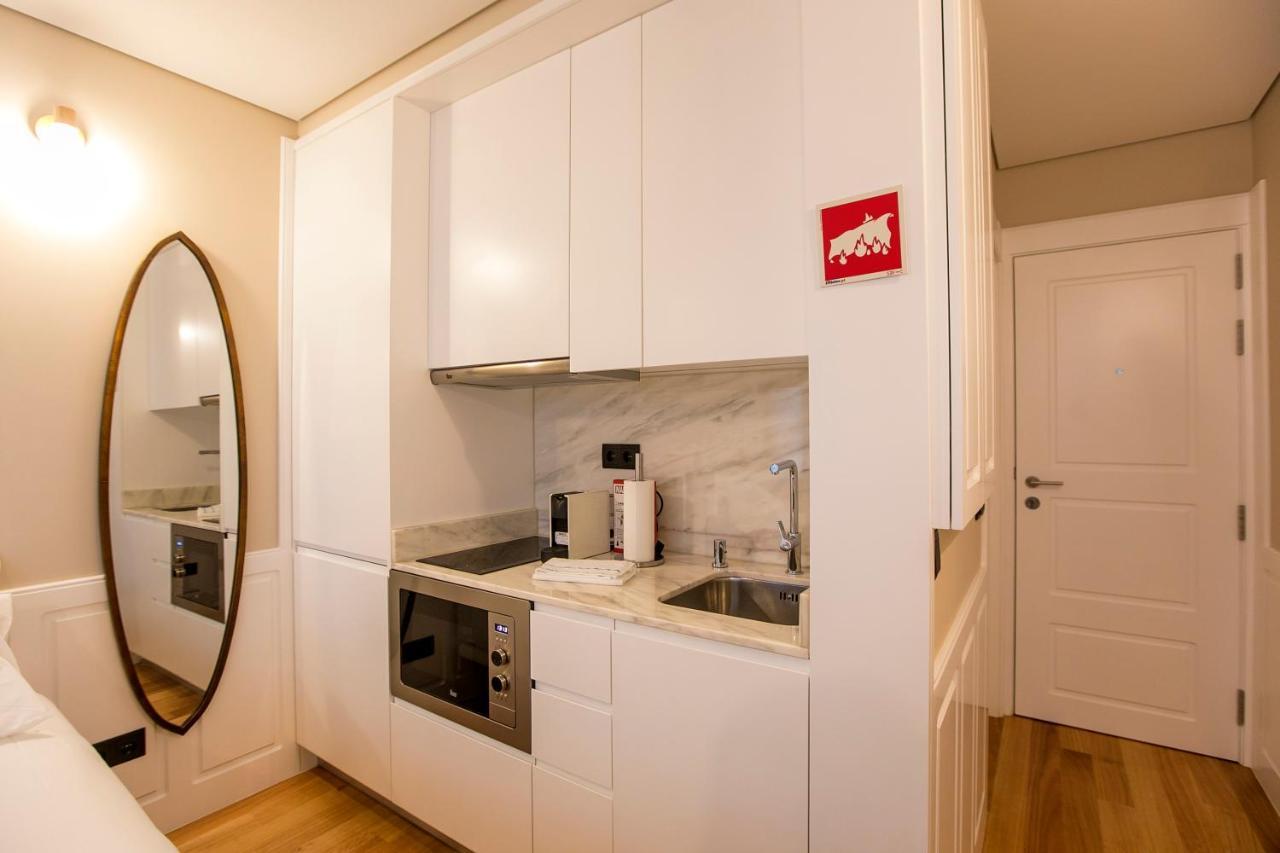 Charming Studio In Historic Downtown Porto Buitenkant foto